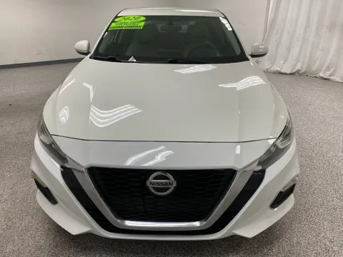 Photos of 2021 Nissan Altima 2.5 SR for sale in Mesa, AZ at Ideal Cars - at Gilbert Rd