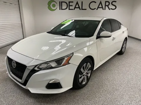White 2021 Nissan Altima 2.5 SR for sale in Mesa, AZ