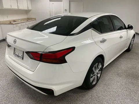 More photos of 2021 Nissan Altima 2.5 SR at Ideal Cars - at Gilbert Rd, AZ