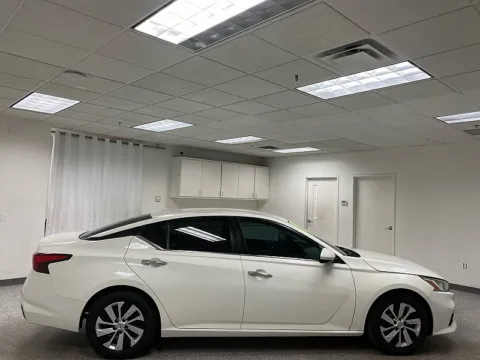 More photos of 2021 Nissan Altima 2.5 SR at Ideal Cars - at Gilbert Rd, AZ
