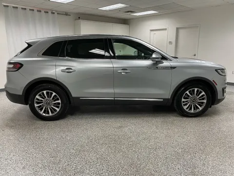 More photos of 2020 Lincoln Nautilus Reserve at Ideal Cars - at Broadway Rd., AZ