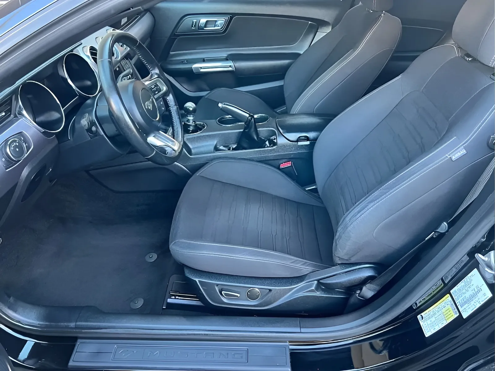 2016 Ford Mustang EcoBoost - Photo 9