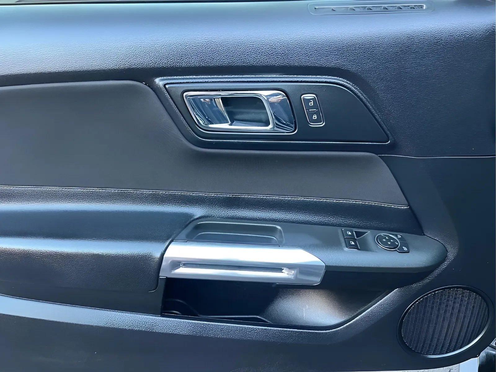 2016 Ford Mustang EcoBoost - Photo 13