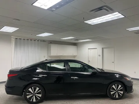 More photos of 2021 Nissan Altima 2.5 SV at Ideal Cars - East Mesa (Hill), AZ