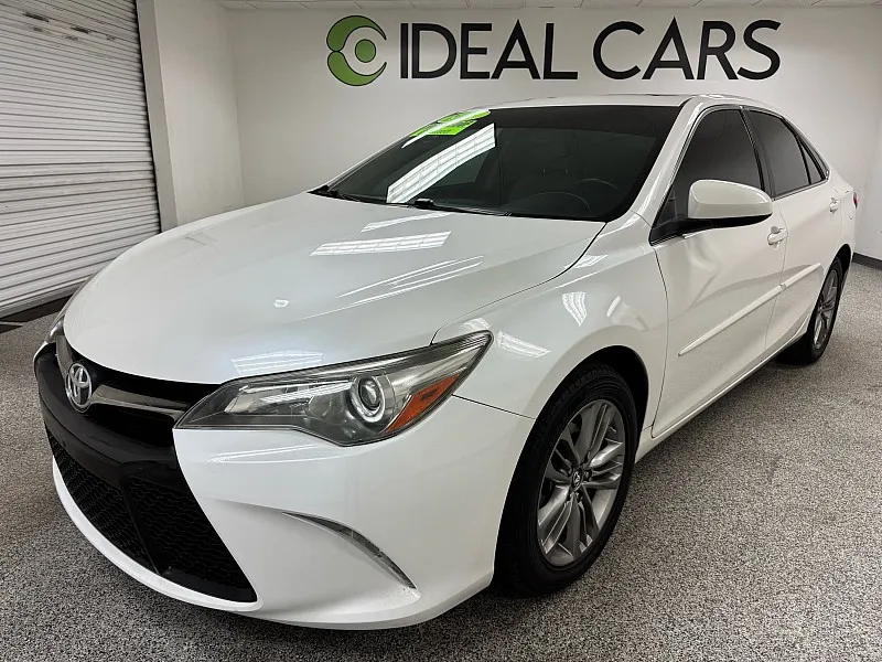 White 2017 Toyota Camry SE for sale in Mesa, AZ