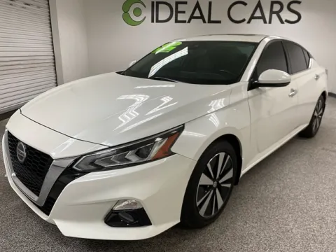 White 2020 Nissan Altima 2.5 SL for sale in Mesa, AZ
