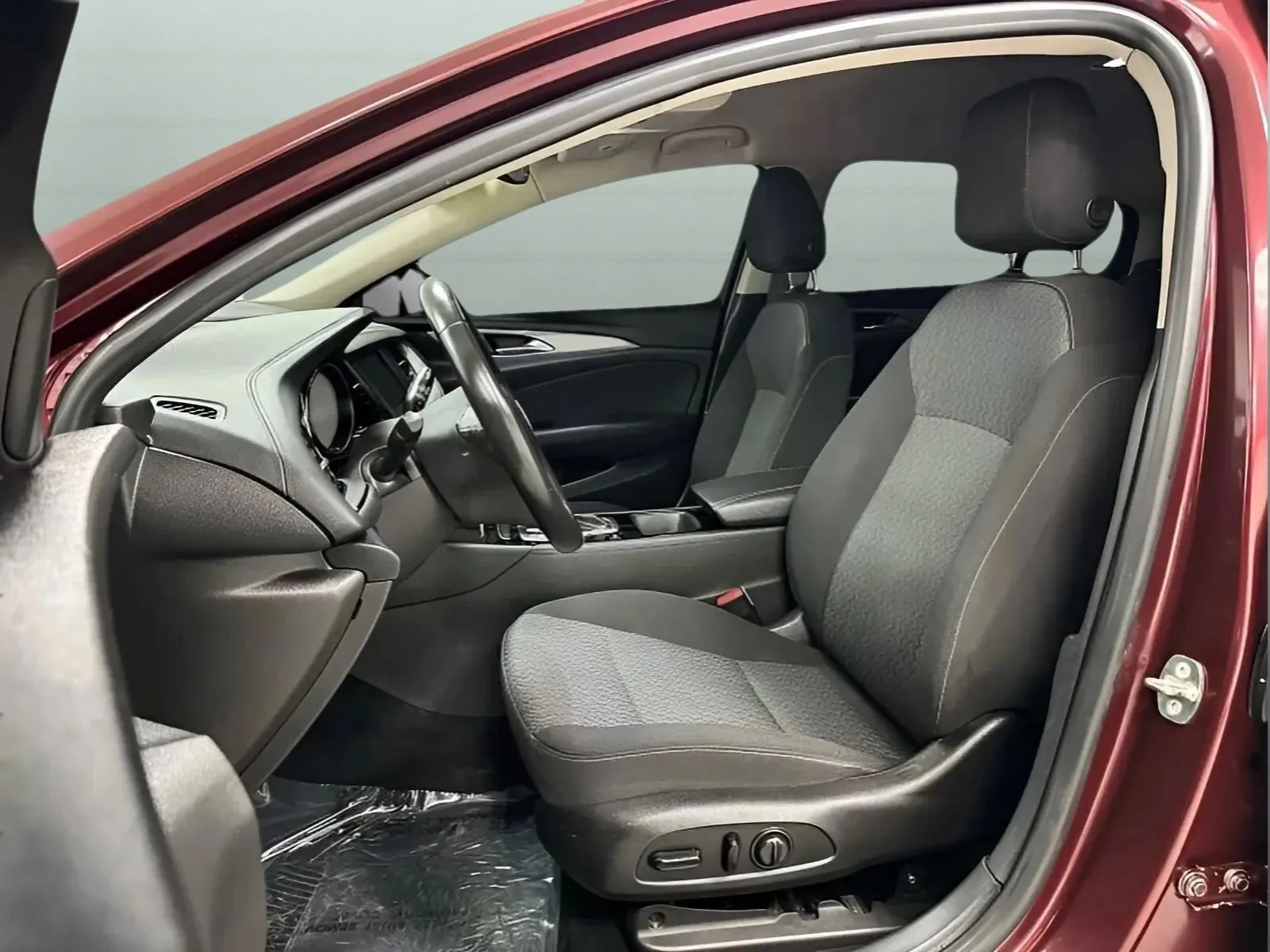 2019 Buick Regal Sportback Preferred - Photo 10