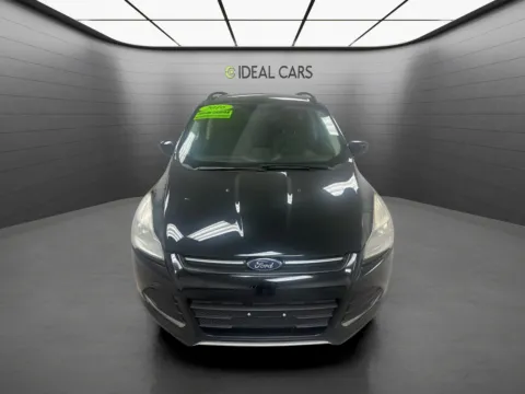 Photos of 2016 Ford Escape 4d SUV FWD SE for sale in Mesa, AZ at Ideal Cars - at Gilbert Rd