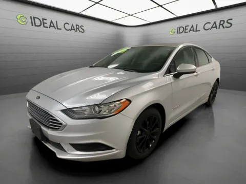 Silver 2017 Ford Fusion Hybrid 4d Sedan SE for sale in Mesa, AZ