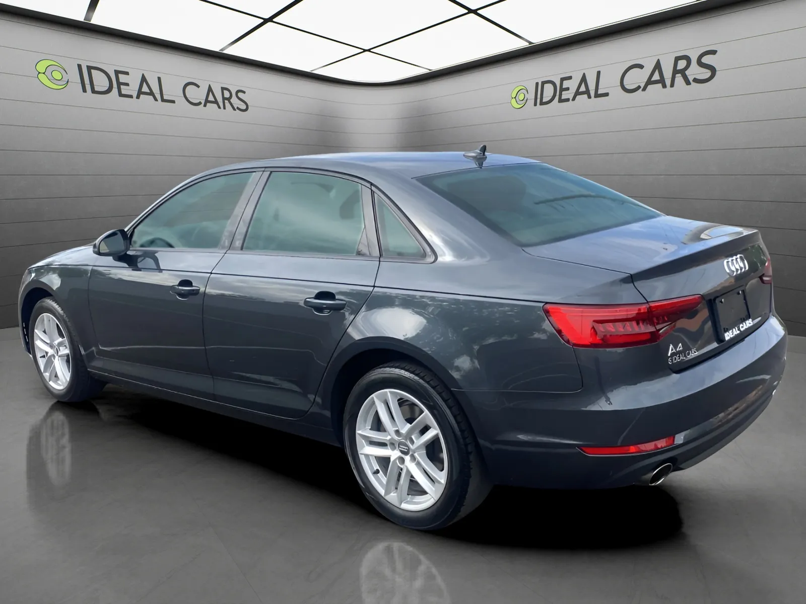 Audi A4 photo 7
