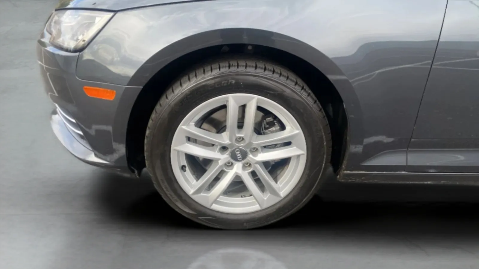 Audi A4 photo 32