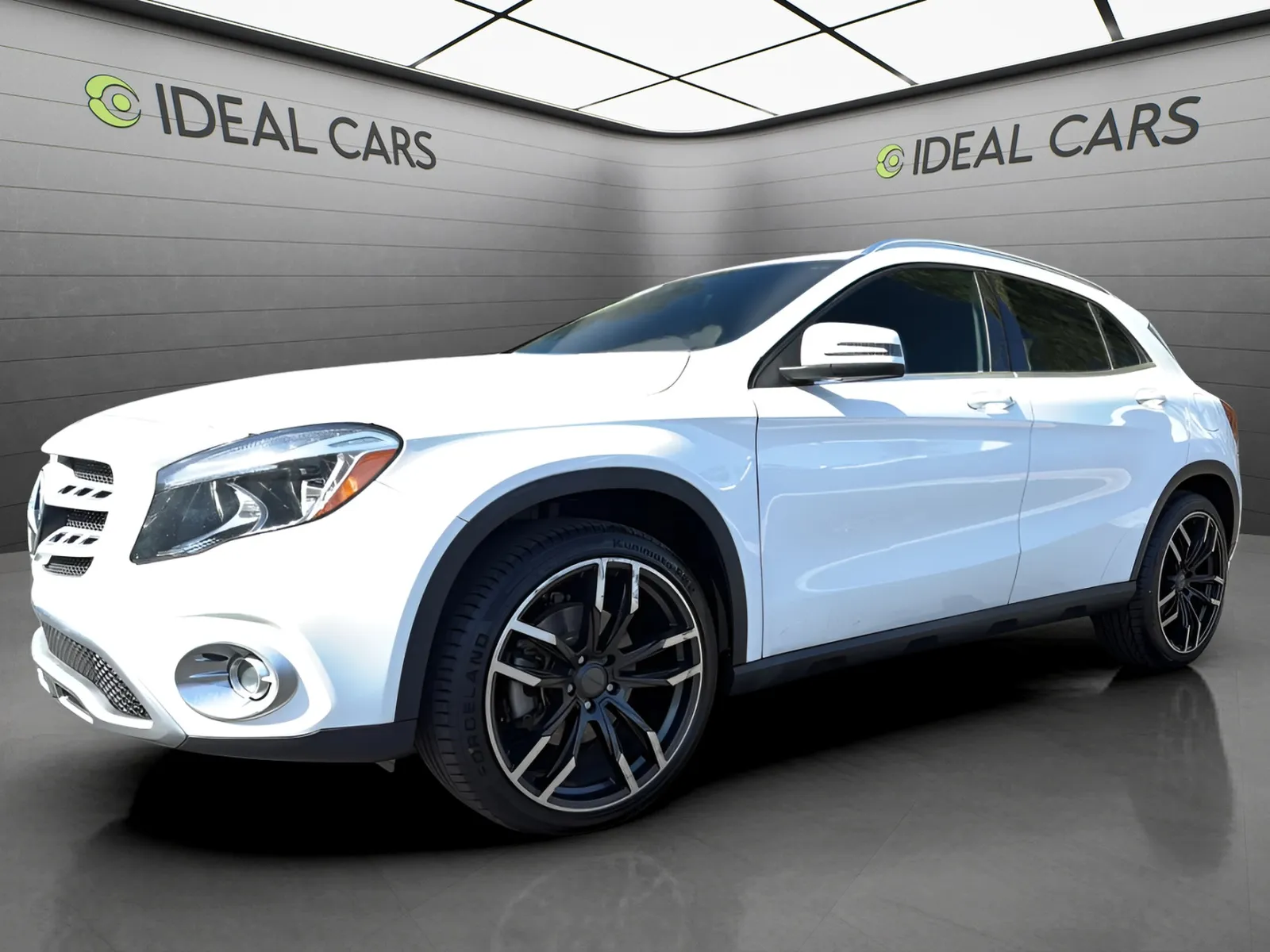 2018 Mercedes-Benz GLA GLA250's photo