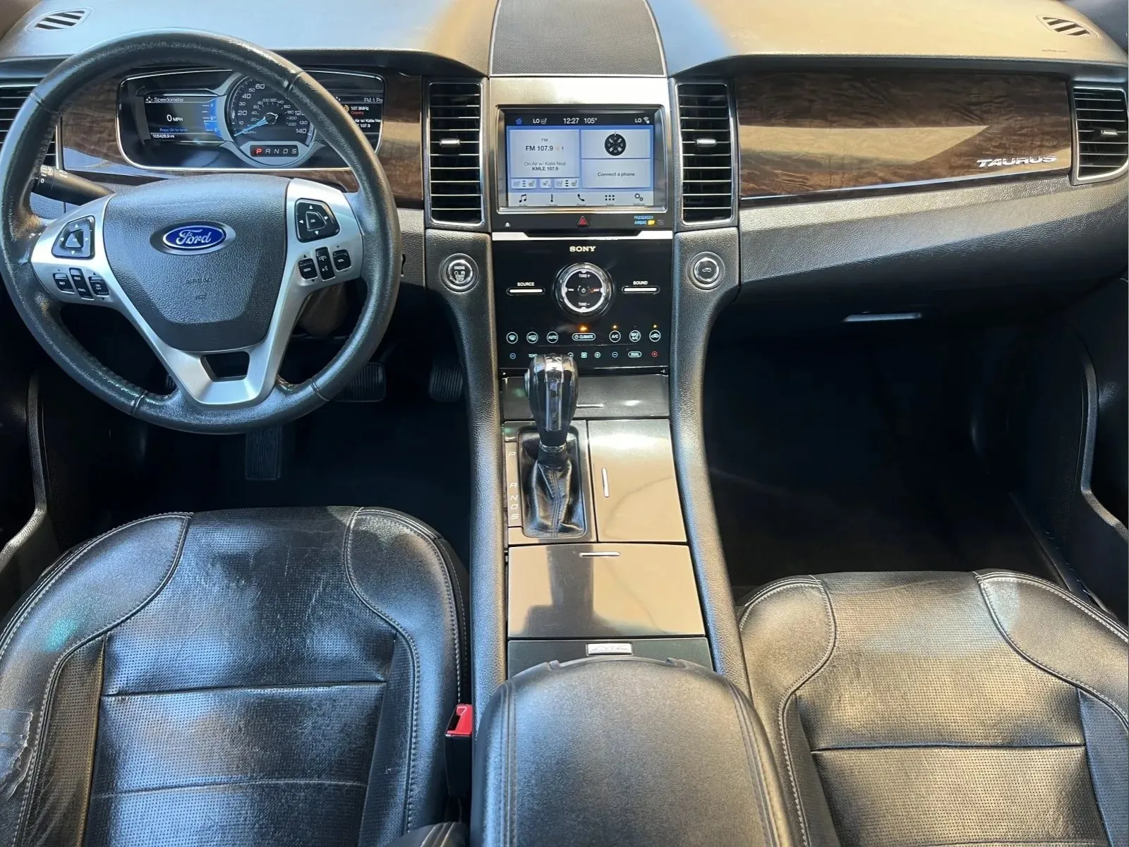 Ford Taurus photo 10