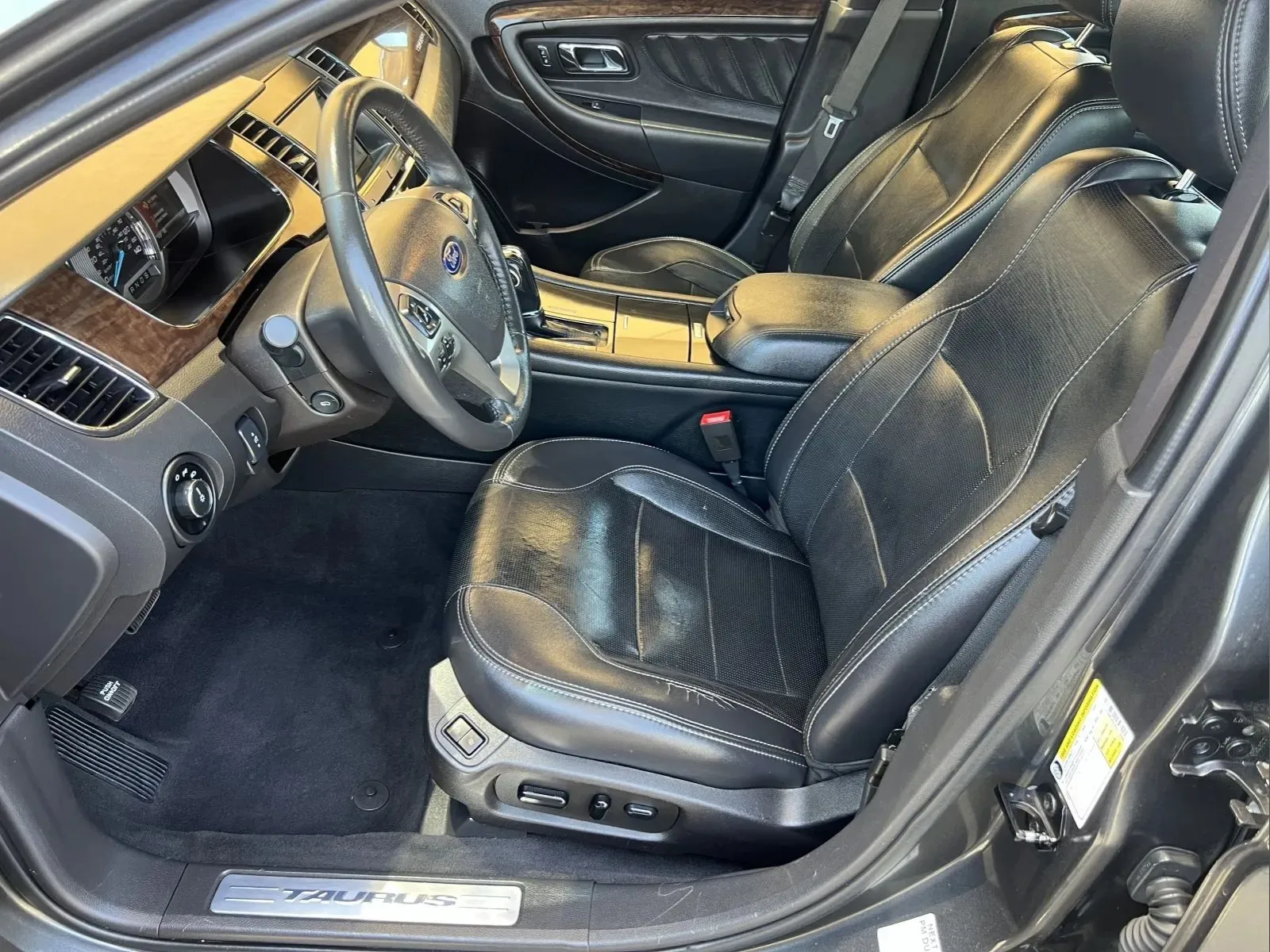 Ford Taurus photo 7