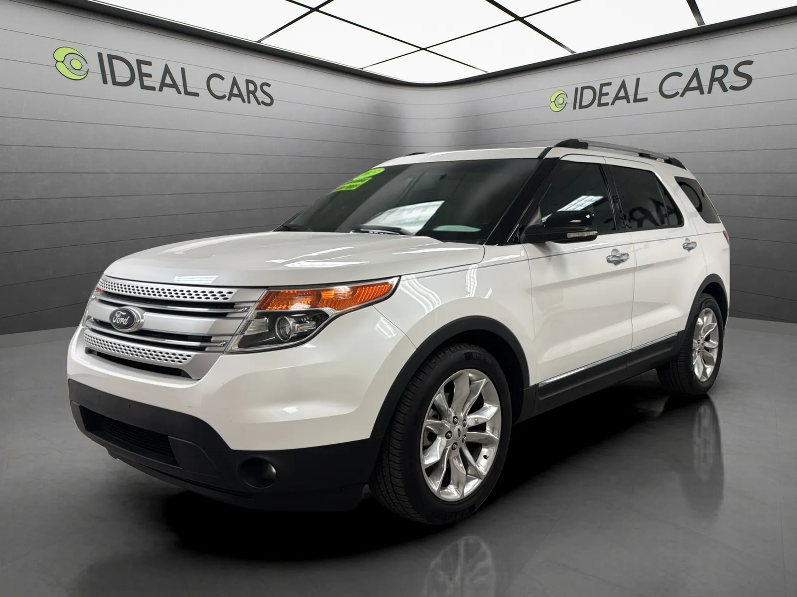White 2013 Ford Explorer XLT for sale in Mesa, AZ