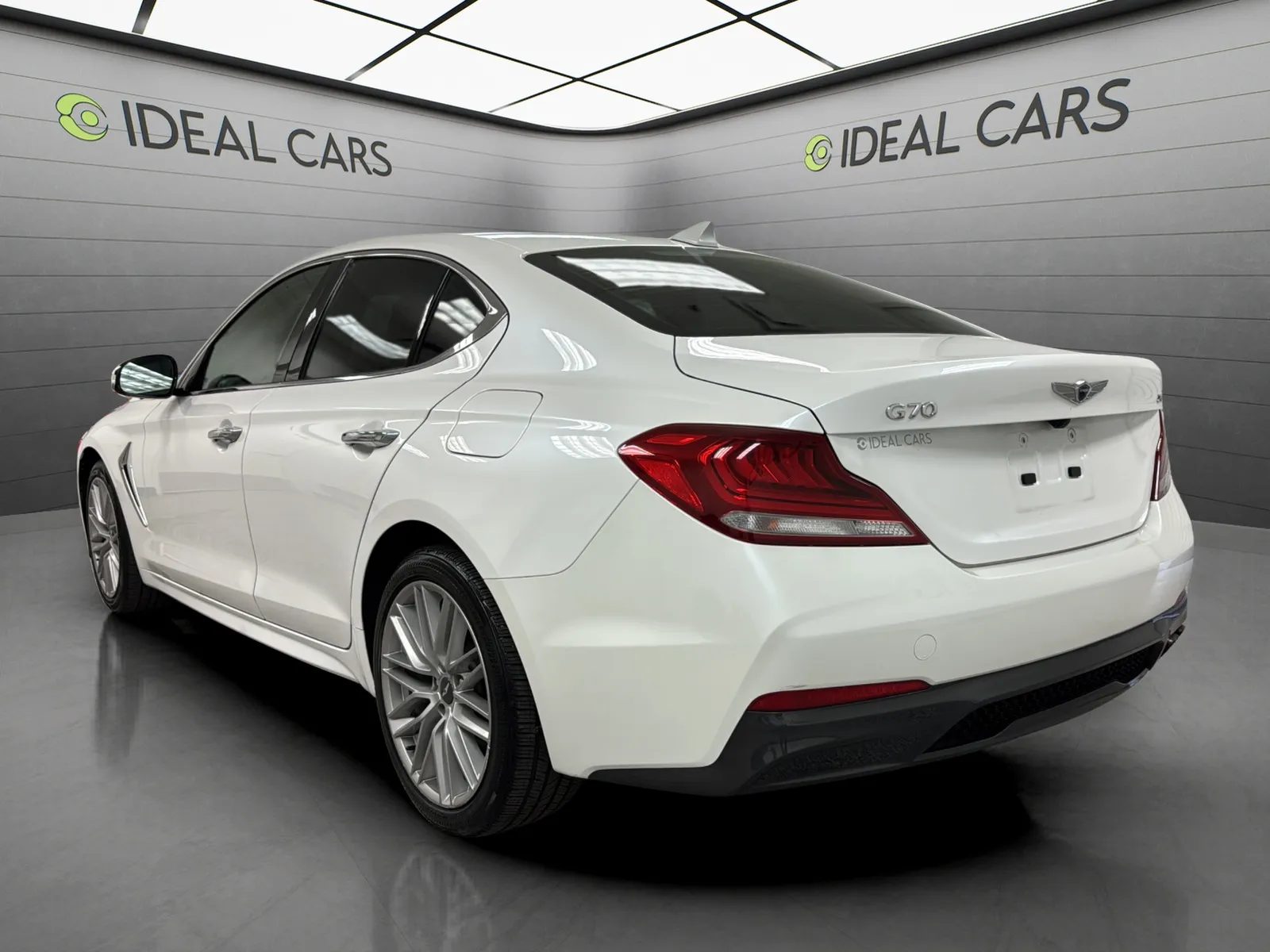 2020 Genesis G70 2.0T Standard's photo