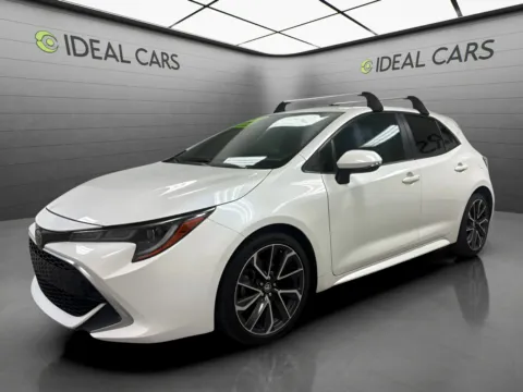 White 2019 Toyota Corolla Hatchback XSE for sale in Mesa, AZ