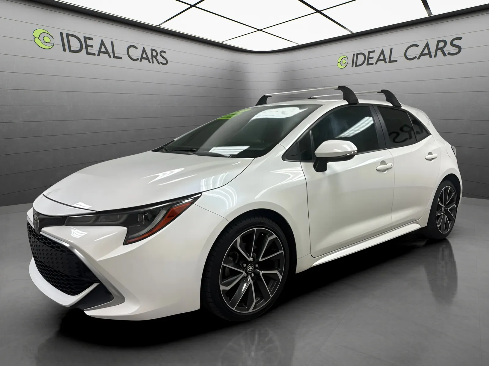 White 2019 Toyota Corolla Hatchback XSE for sale in Mesa, AZ