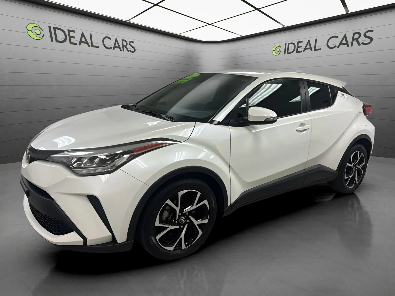 White 2021 Toyota C-HR XLE for sale in Mesa, AZ