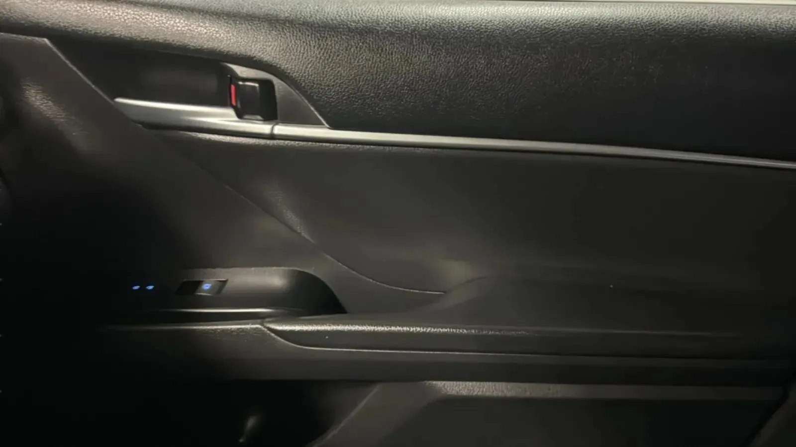 Toyota Camry photo 19