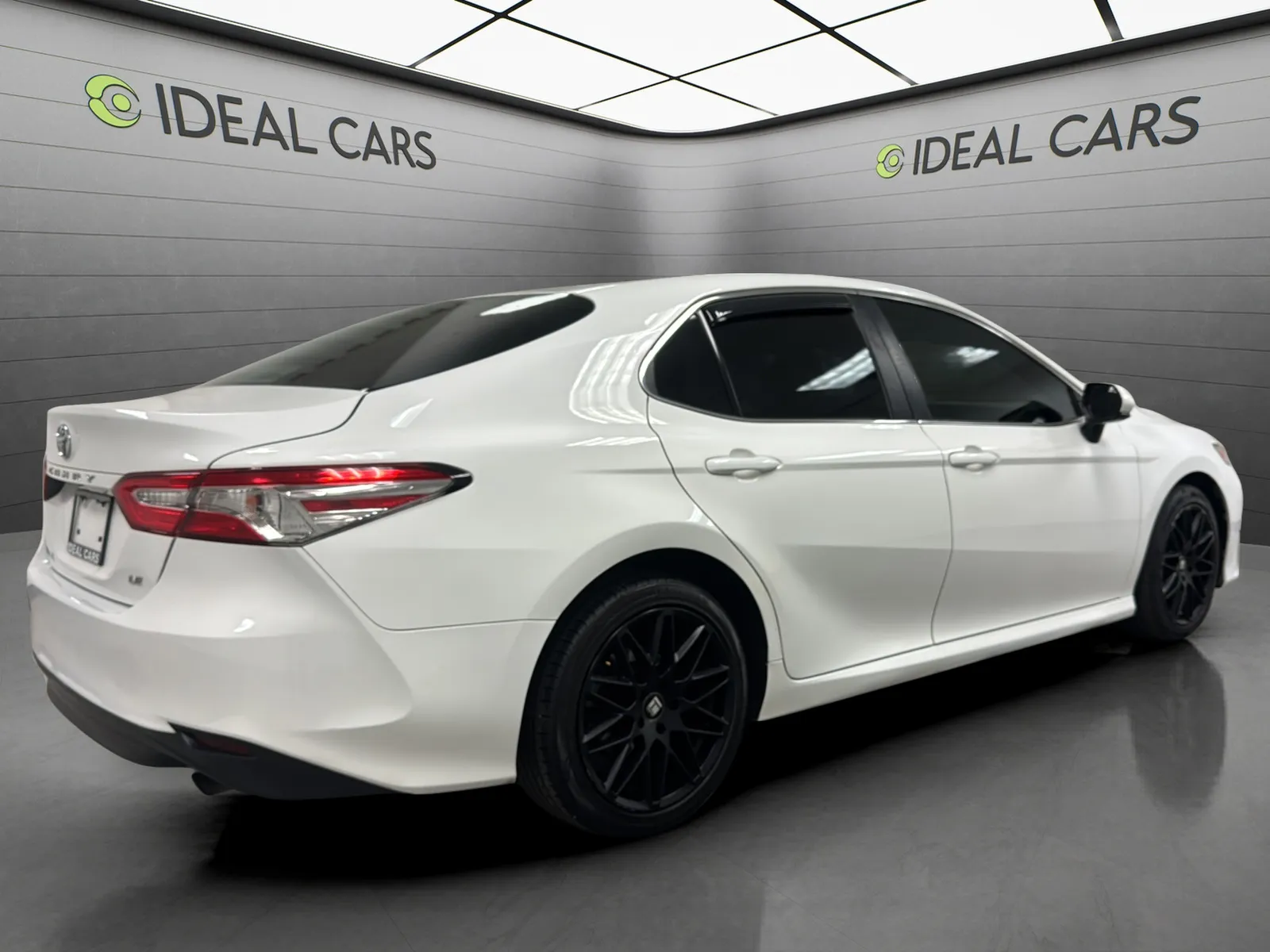 White 2018 Toyota Camry LE for sale in Mesa, AZ