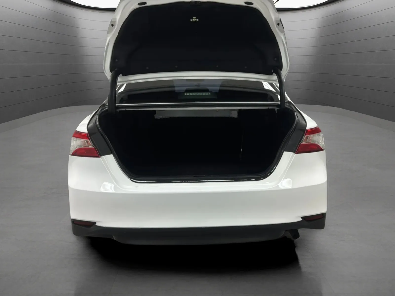 Toyota Camry photo 21
