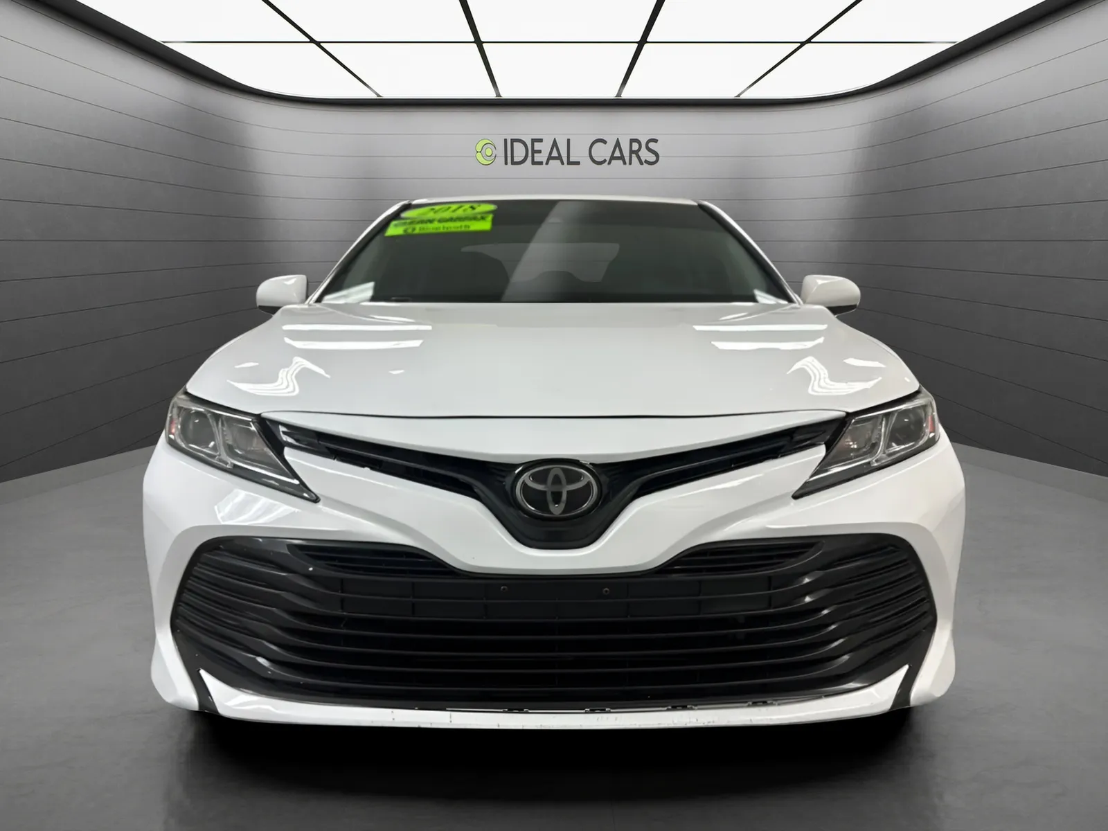 Toyota Camry photo 2