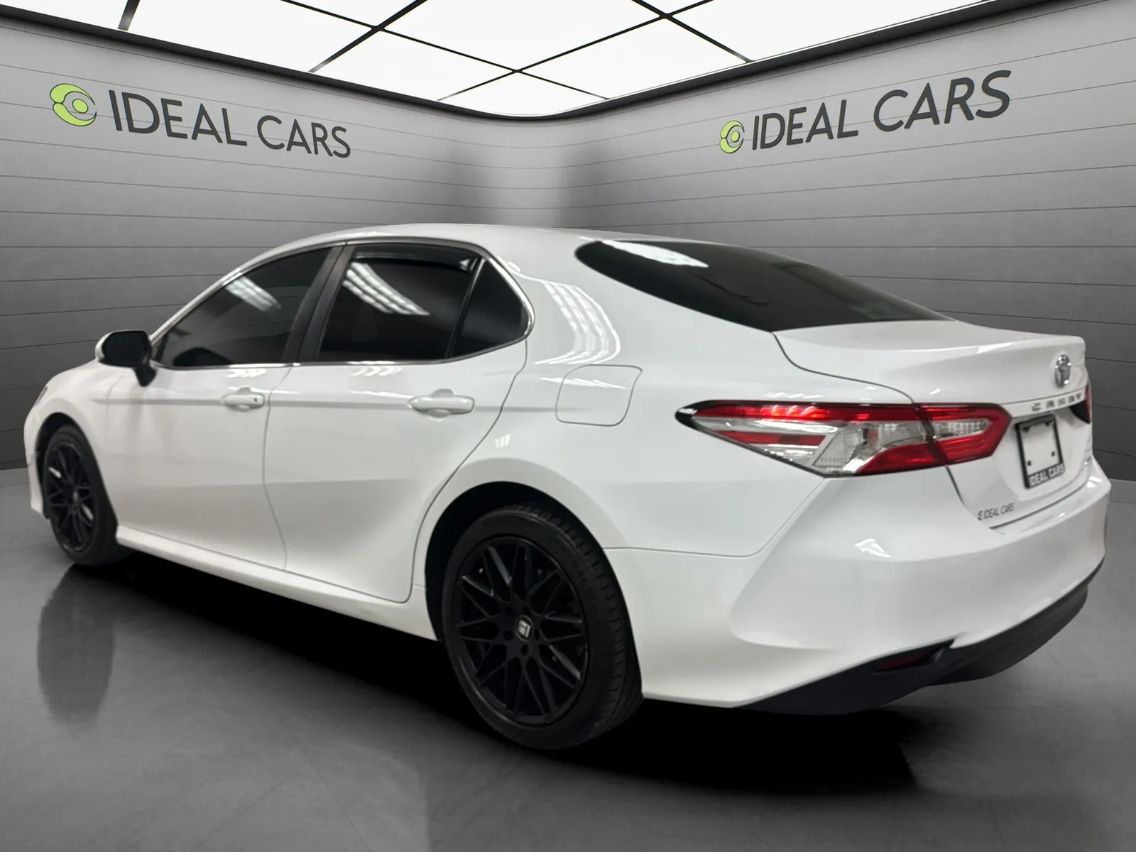 Toyota Camry photo 7