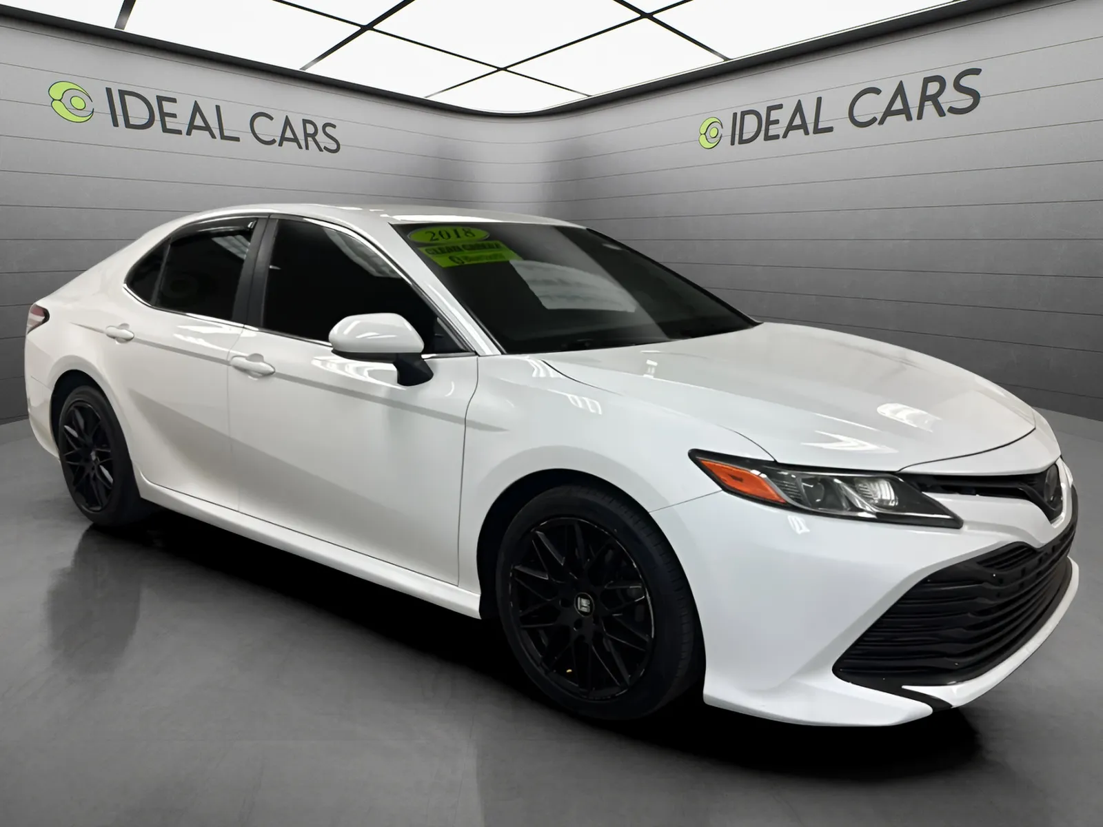 Toyota Camry photo 3