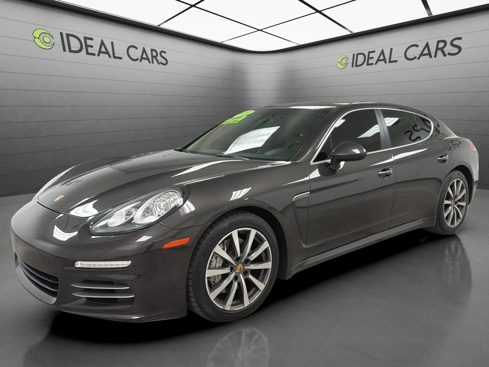 2015 Porsche Panamera S's photo