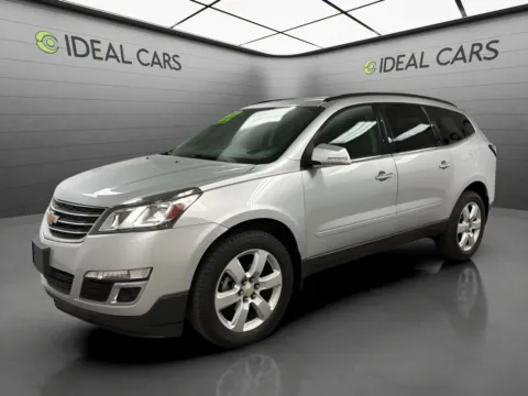 Silver 2017 Chevrolet Traverse LT for sale in Mesa, AZ