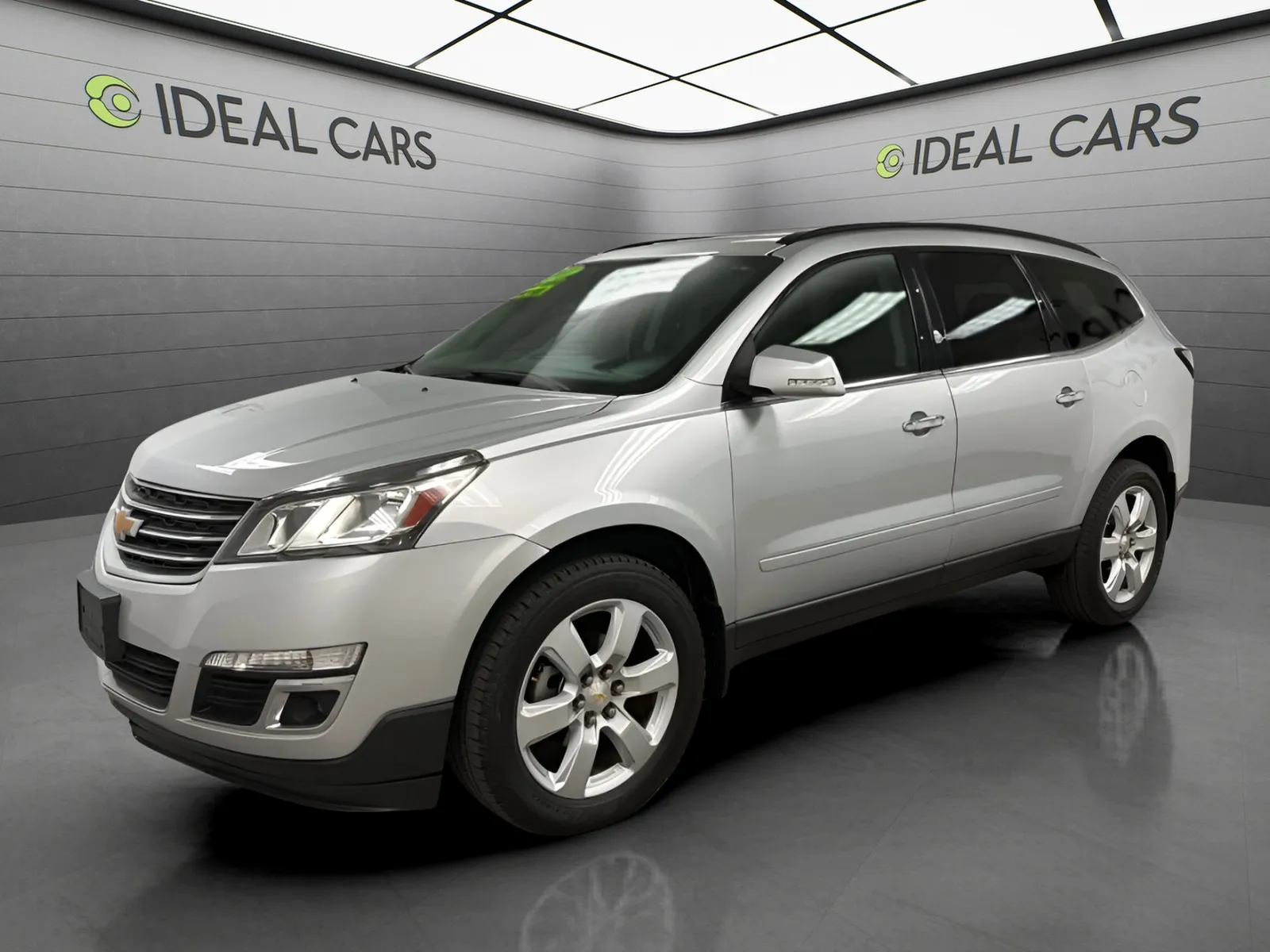 Silver 2017 Chevrolet Traverse LT for sale in Mesa, AZ