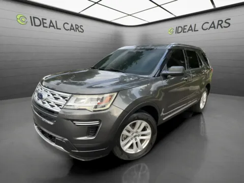 Gray 2018 Ford Explorer XLT for sale in Mesa, AZ