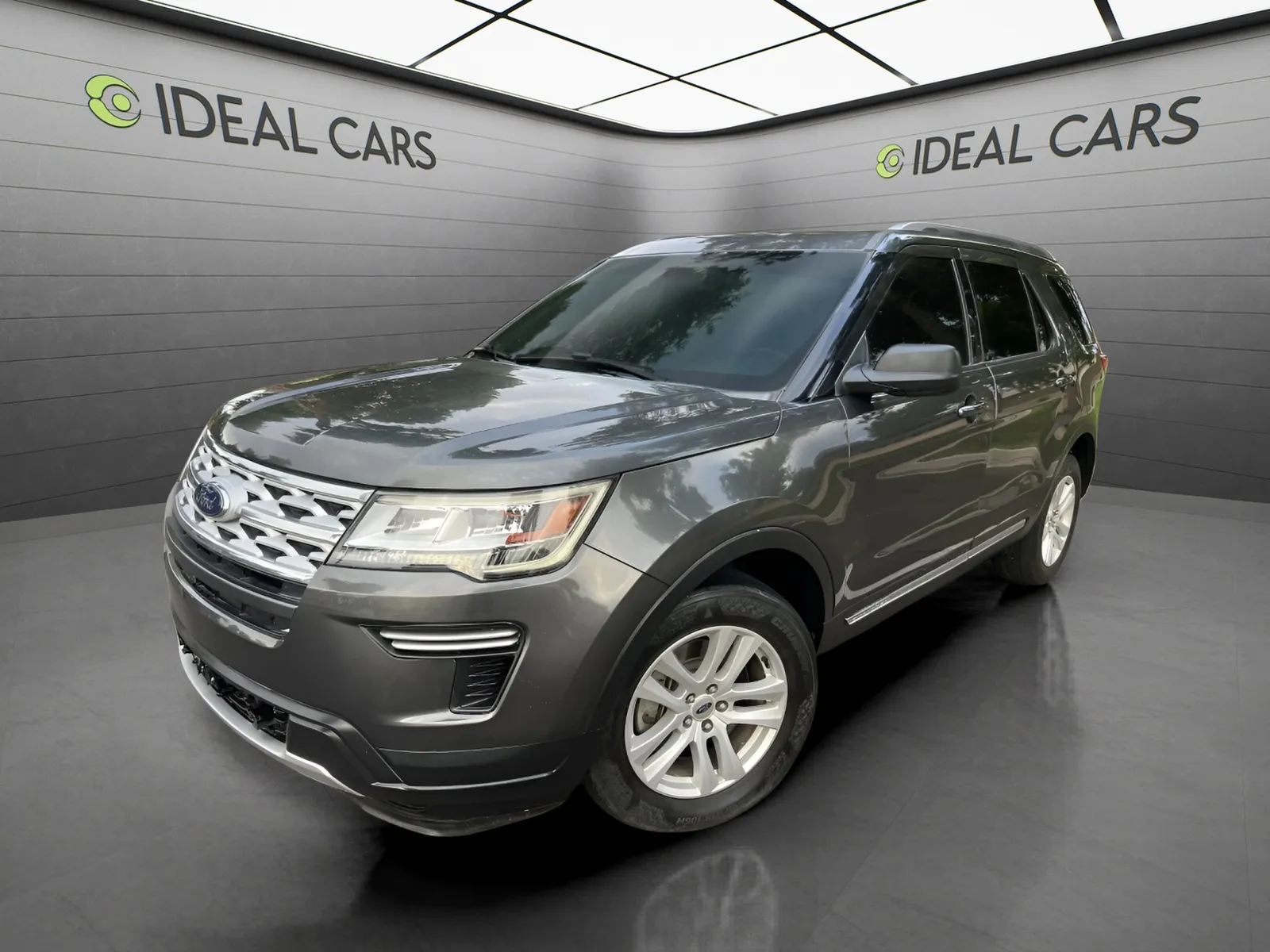 Gray 2018 Ford Explorer XLT for sale in Mesa, AZ