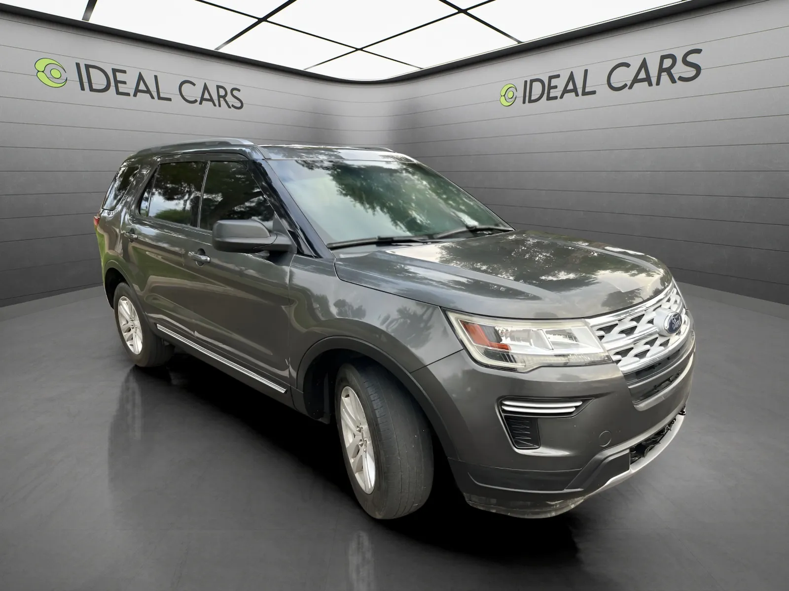 Ford Explorer photo 3