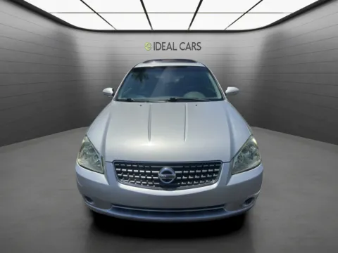 Photos of 2005 Nissan Altima 3.5 SE for sale in Mesa, AZ at Ideal Cars - at Gilbert Rd