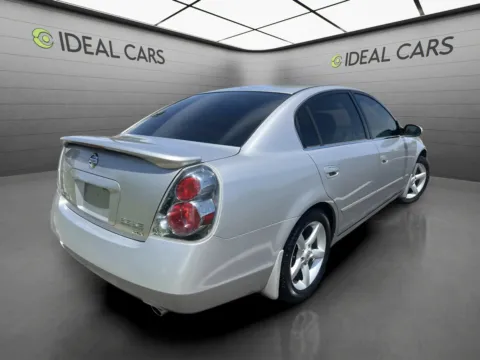More photos of 2005 Nissan Altima 3.5 SE at Ideal Cars - at Gilbert Rd, AZ