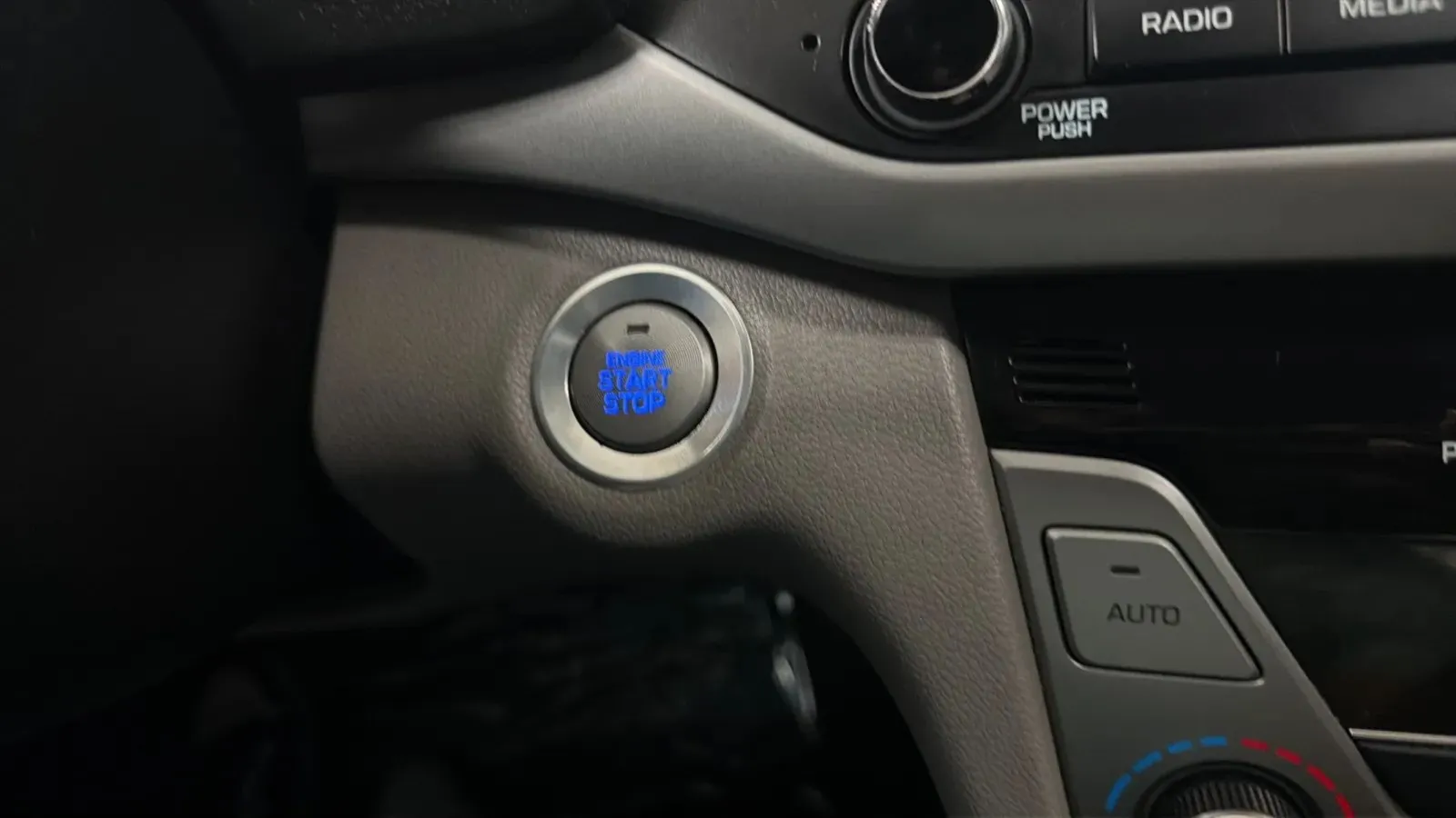 Hyundai Elantra photo 15