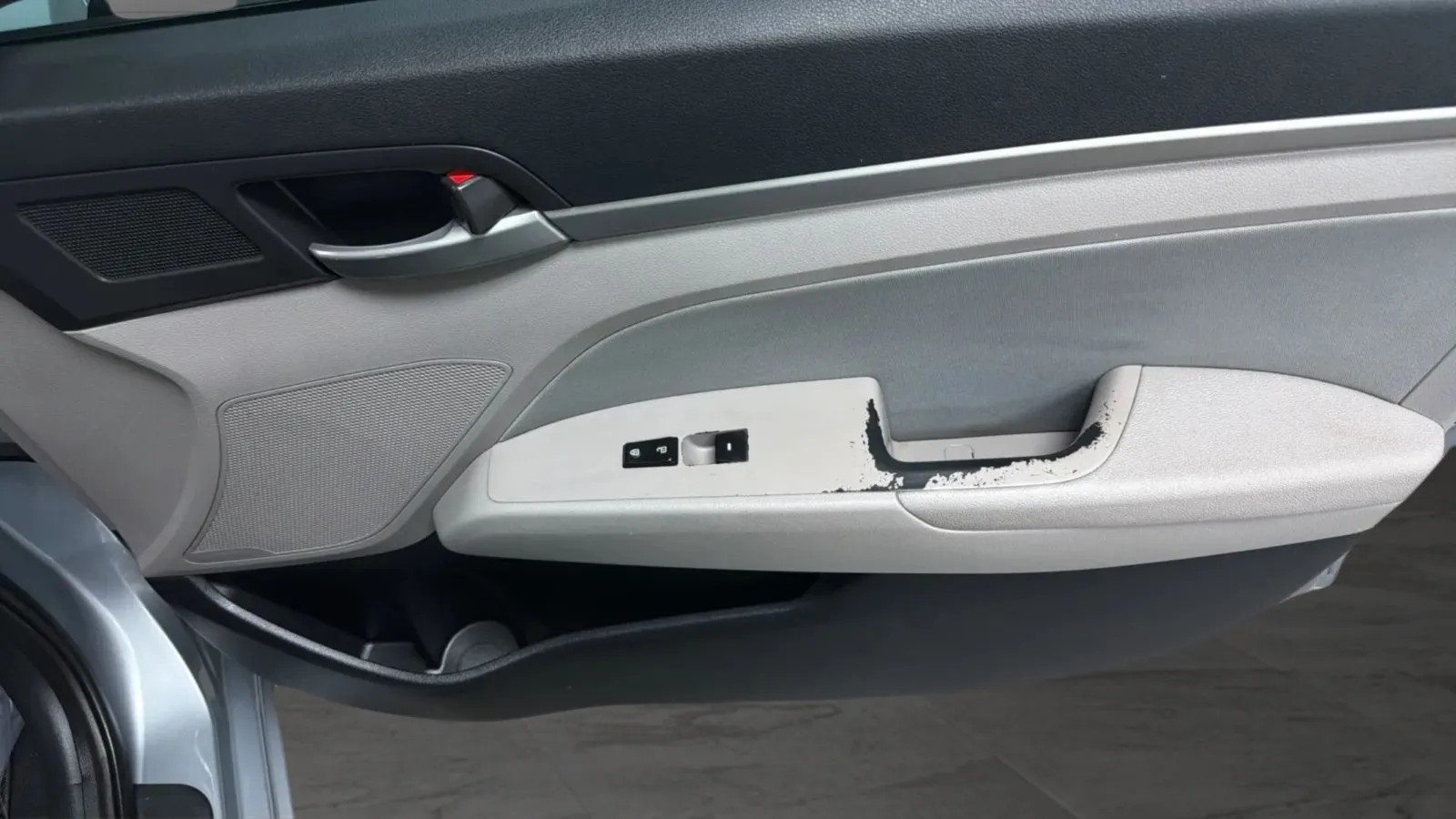 Hyundai Elantra photo 18