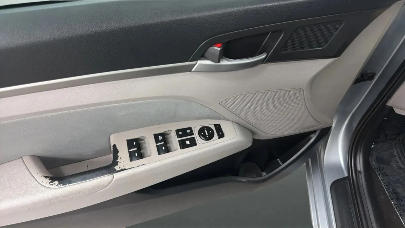 Hyundai Elantra photo 17