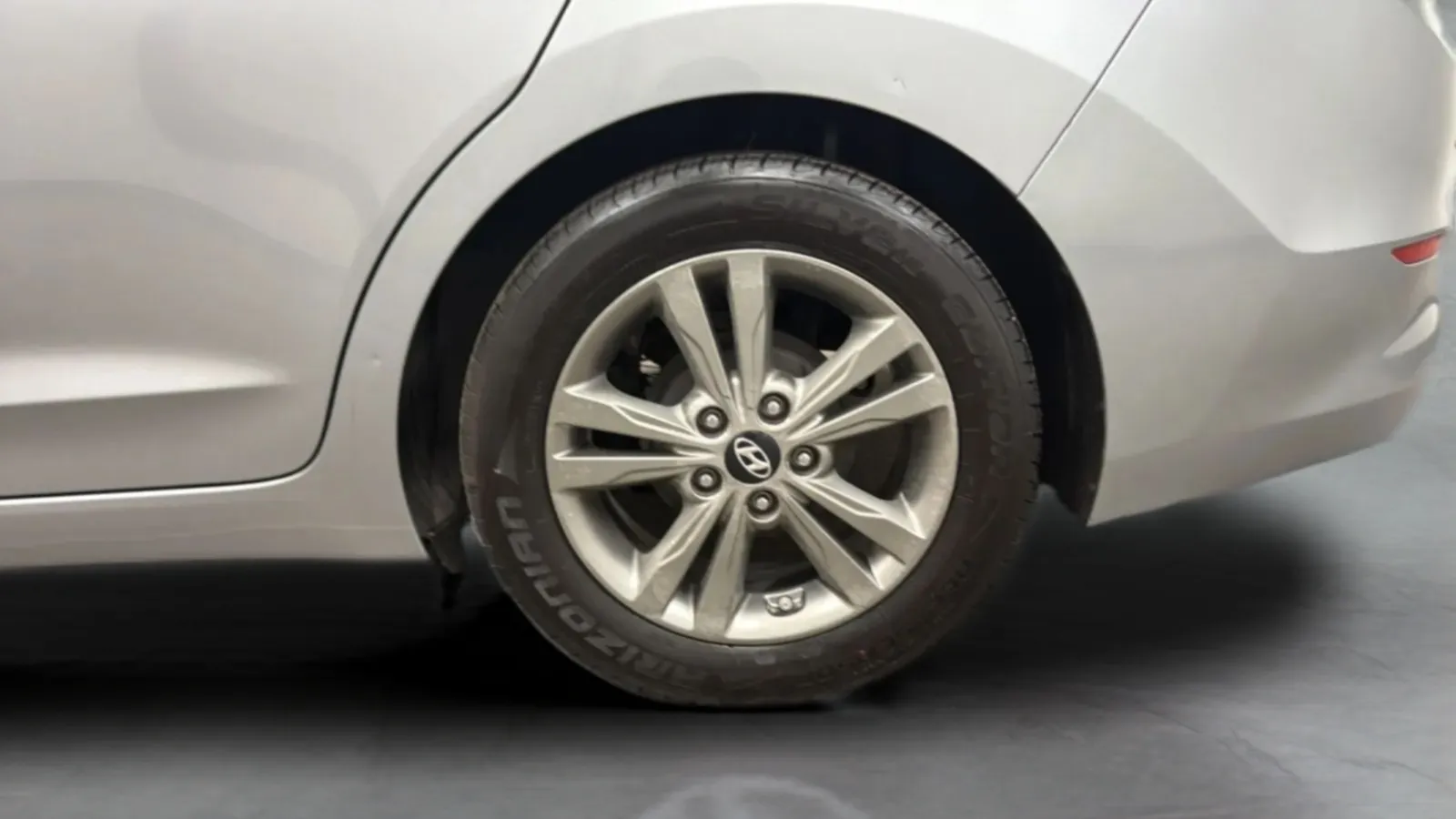 Hyundai Elantra photo 27