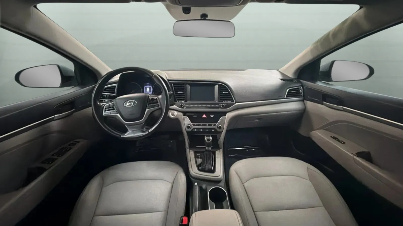Hyundai Elantra photo 9