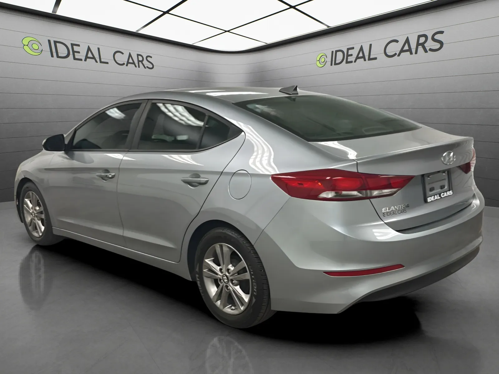 Hyundai Elantra photo 7