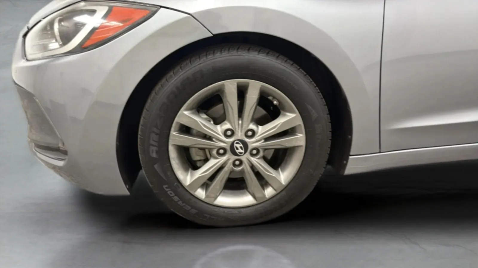 Hyundai Elantra photo 28