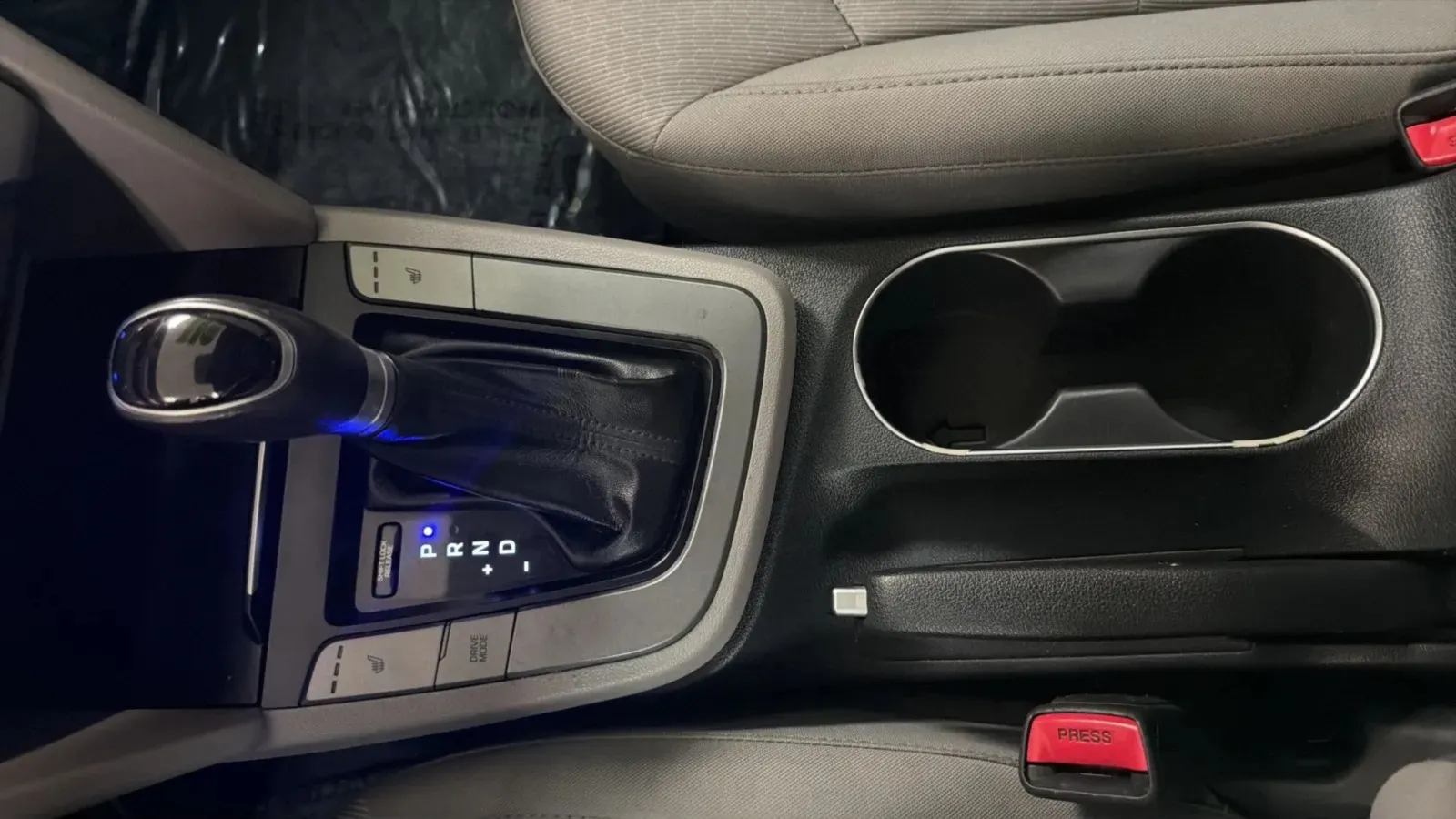 Hyundai Elantra photo 12