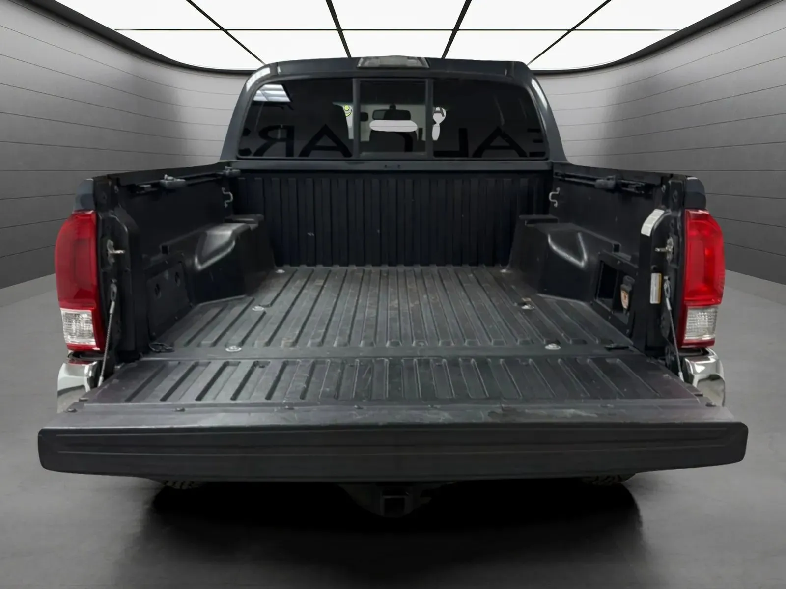 Toyota Tacoma photo 19