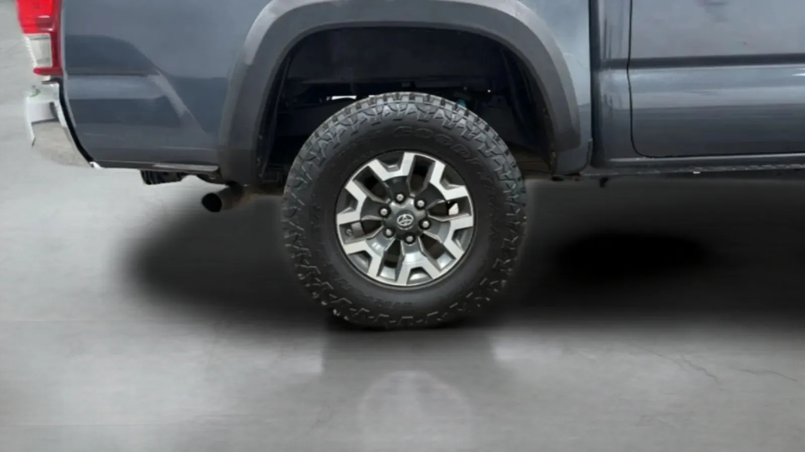 Toyota Tacoma photo 27