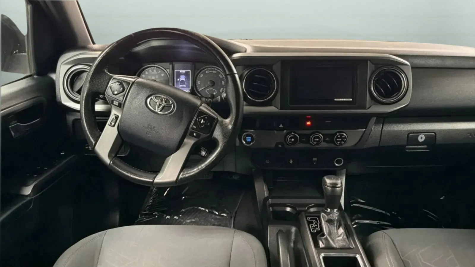 Toyota Tacoma photo 10