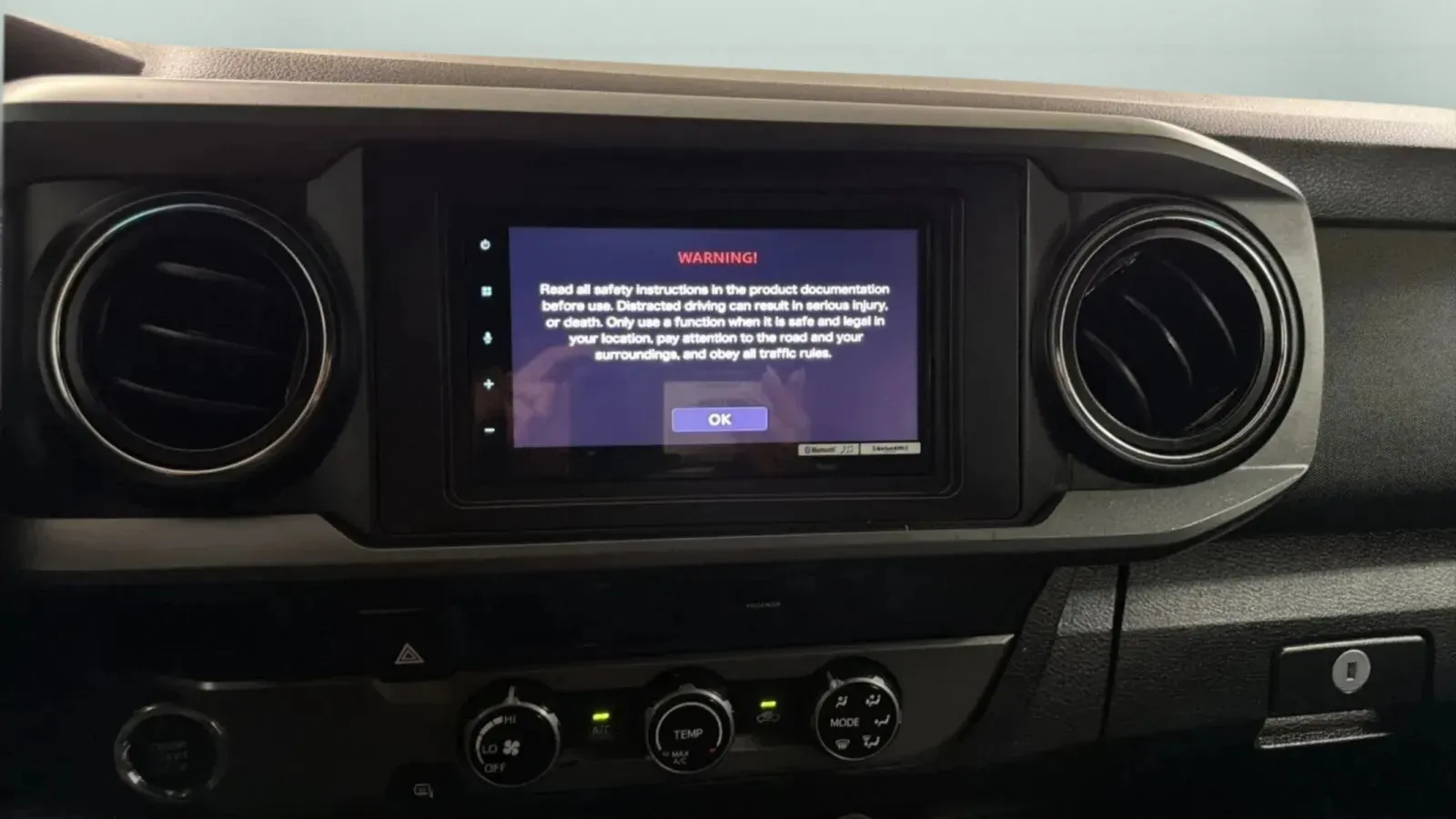 Toyota Tacoma photo 13