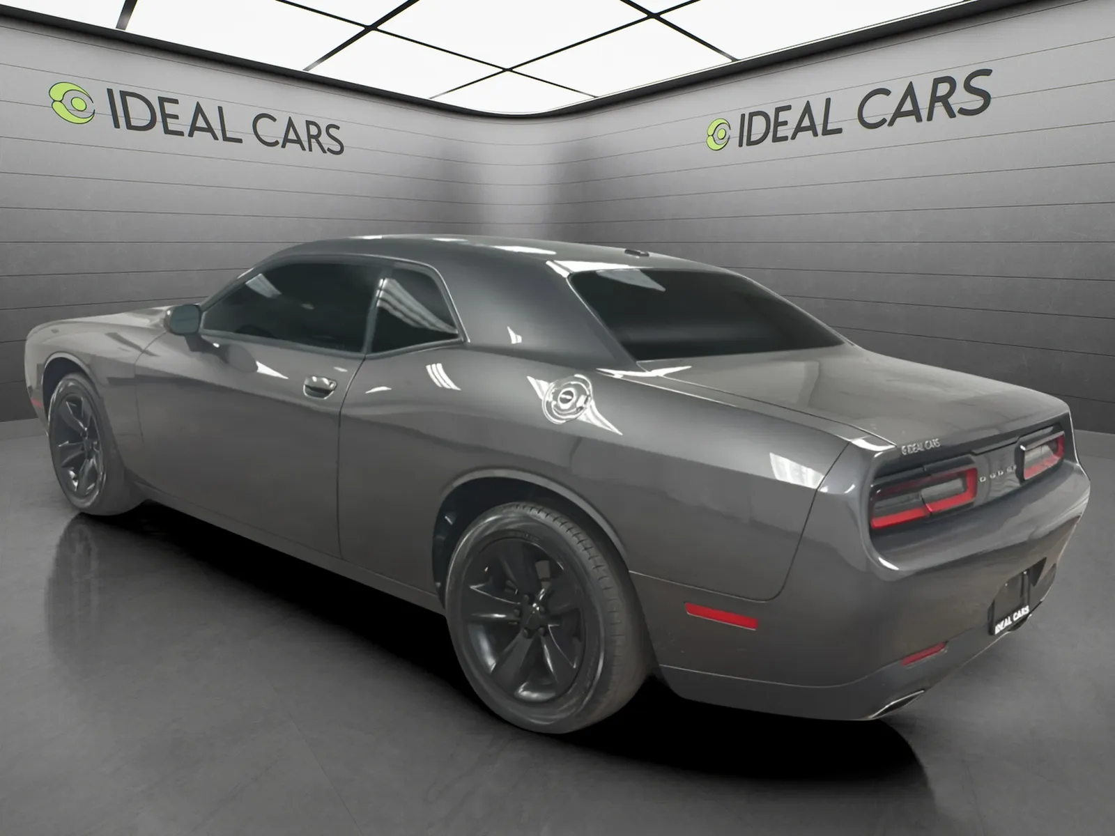 Dodge Challenger photo 7